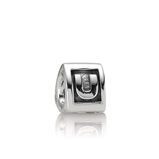 Buchstabe U, Charm